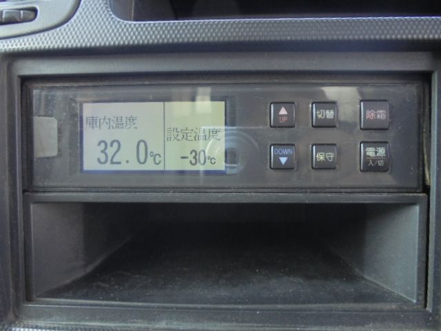 Nissan ATLAS 2010-04 8574-14