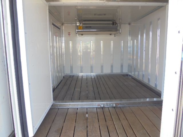 Nissan ATLAS 2010-04 8574-27