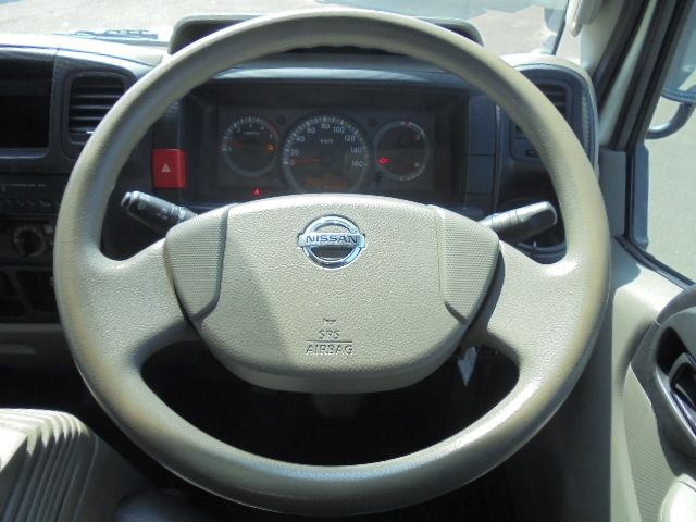 Nissan ATLAS 2010-04 8574-1