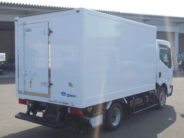 Nissan ATLAS 2010-04 8574-2