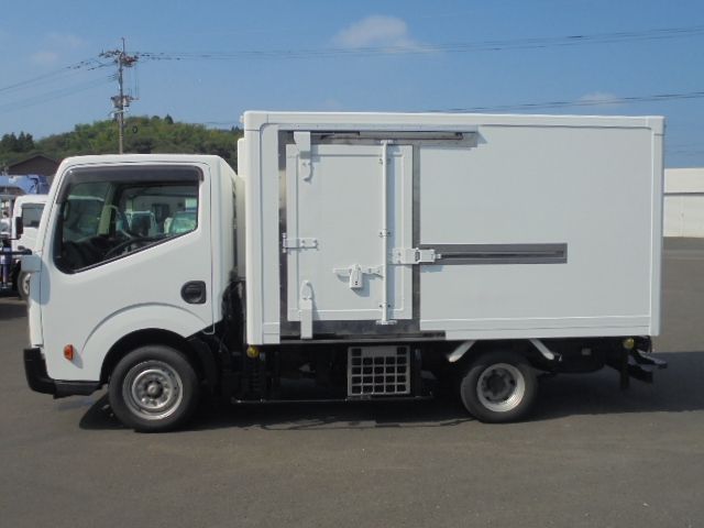 Nissan ATLAS 2010-04 8574-3