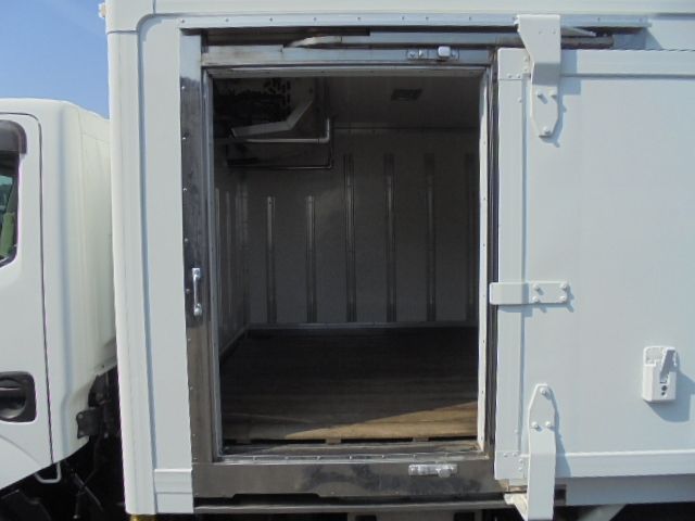 Nissan ATLAS 2010-04 8574-4
