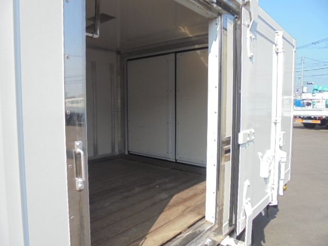 Nissan ATLAS 2010-04 8574-5