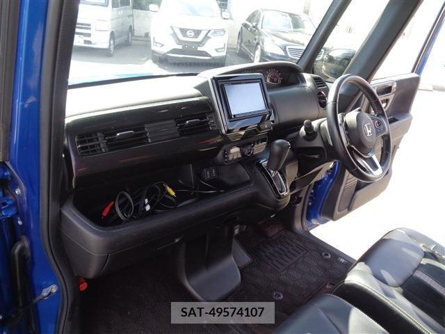 Honda N BOX CUSTOM 2018-03 364983-19