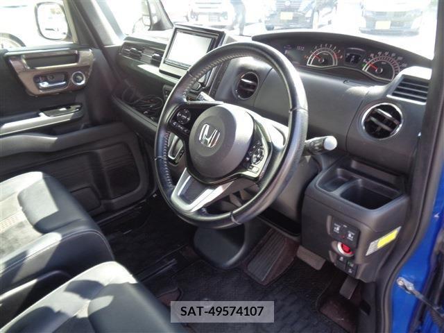 Honda N BOX CUSTOM 2018-03 364983-25