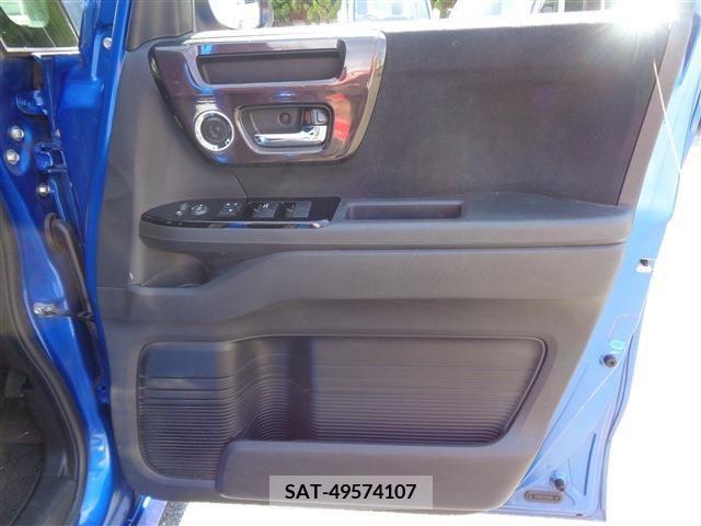 Honda N BOX CUSTOM 2018-03 364983-23