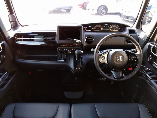 Honda N BOX CUSTOM 2022-03 19219-2