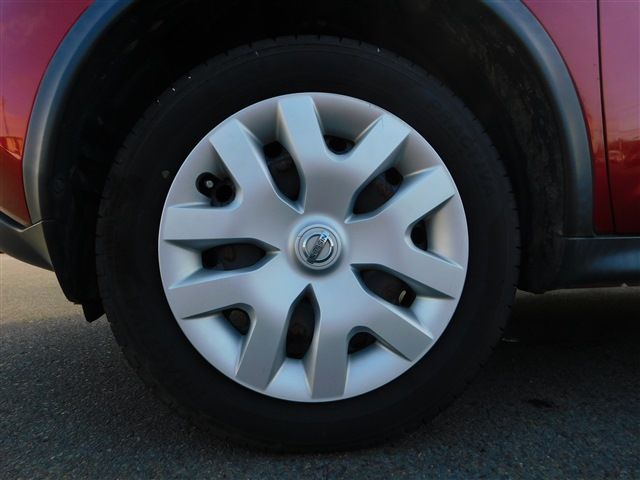 Nissan JUKE 2011-06 11656-9