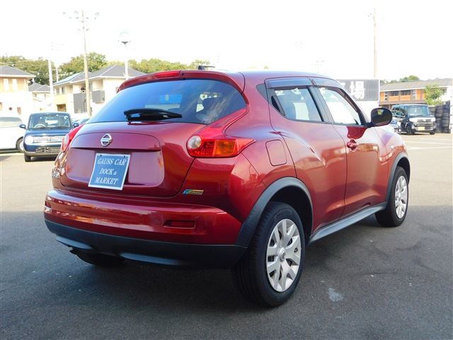 Nissan JUKE 2011-06 11656-7