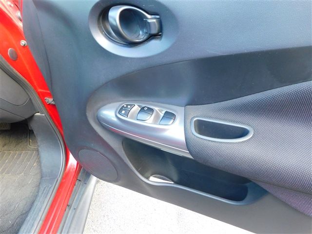 Nissan JUKE 2011-06 11656-23