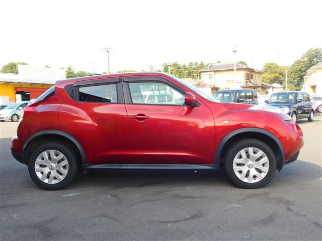 Nissan JUKE 2011-06 11656-5