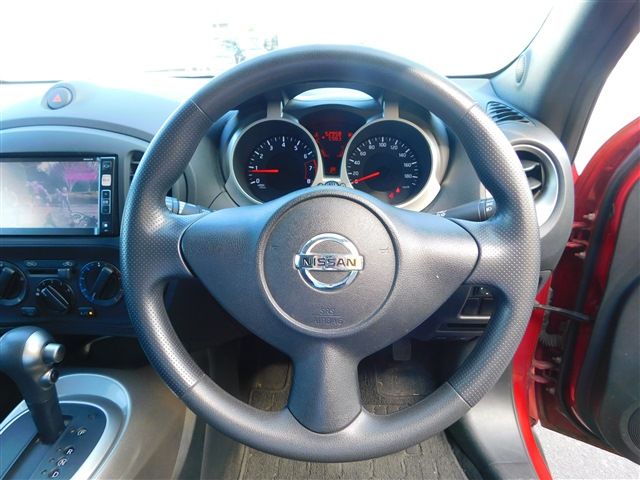 Nissan JUKE 2011-06 11656-13