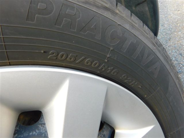 Nissan JUKE 2011-06 11656-21