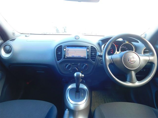 Nissan JUKE 2011-06 11656-10