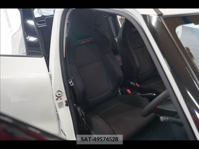 Suzuki SWIFT 2018-01 320824-16