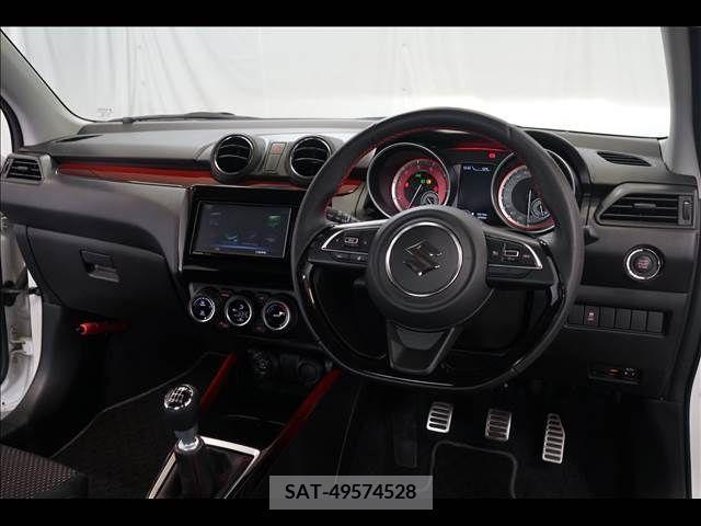 Suzuki SWIFT 2018-01 320824-1
