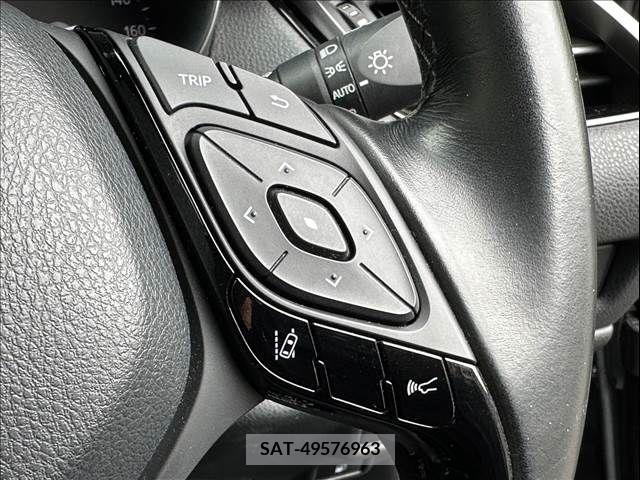 Toyota C-HR 2017-04 264063-14