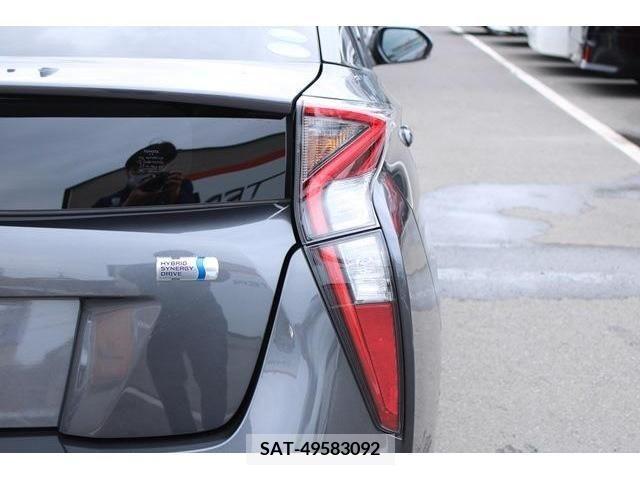Toyota PRIUS 2016-12 211575-10