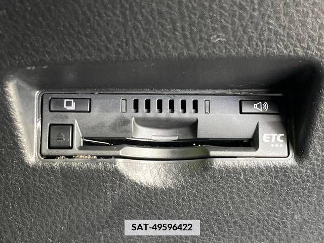 Toyota C-HR 2018-01 382351-8