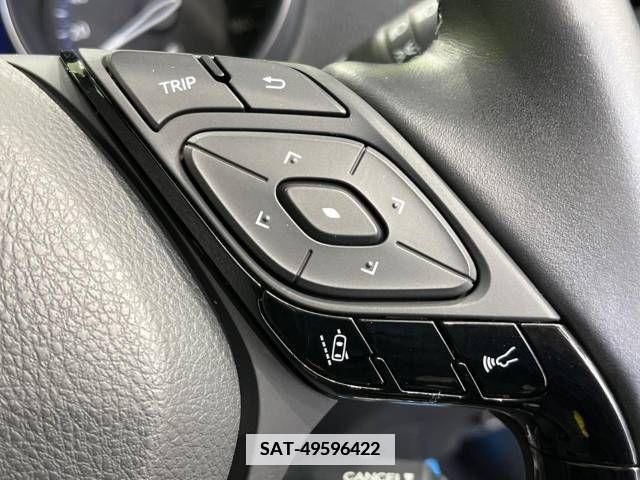 Toyota C-HR 2018-01 382351-4