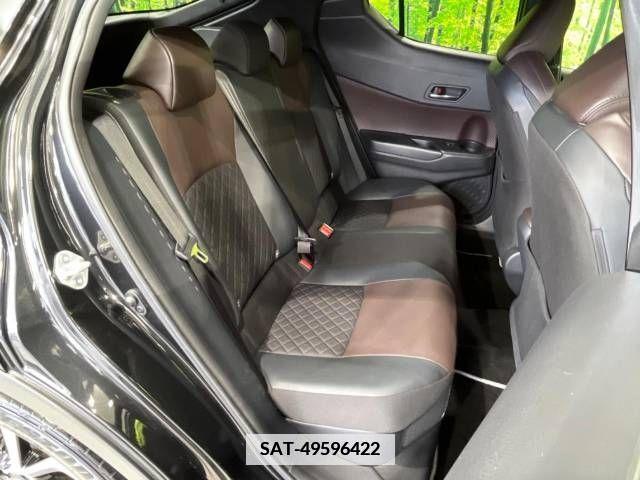 Toyota C-HR 2018-01 382351-11