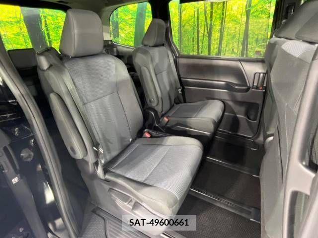 Toyota NOAH 2023-04 227190-9