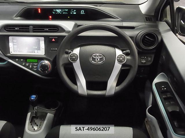 Toyota AQUA 2012-12 221777-9