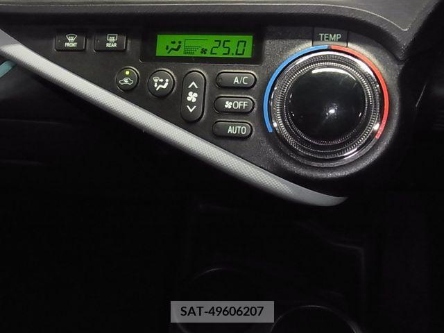 Toyota AQUA 2012-12 221777-19