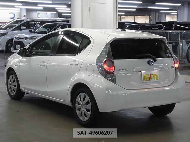 Toyota AQUA 2012-12 221777-6