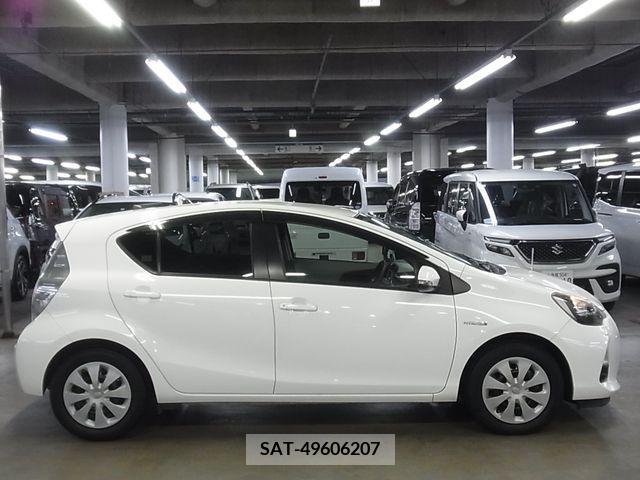 Toyota AQUA 2012-12 221777-7