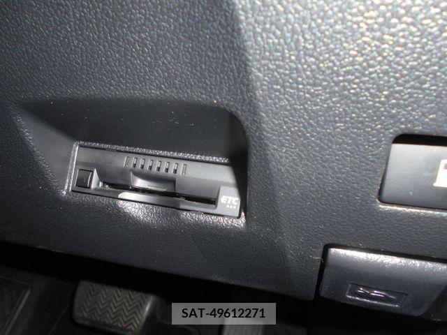 Toyota PRIUS 2019-11 228248-15