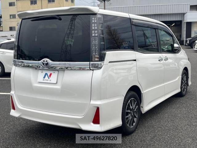 Toyota VOXY 2017-05 204136-18