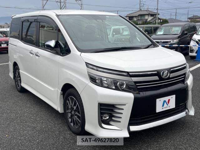 Toyota VOXY 2017-05 204136-17