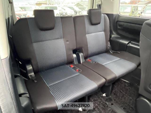 Toyota VOXY 2017-05 204136-10