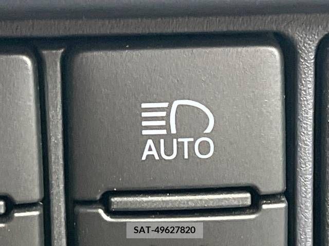 Toyota VOXY 2017-05 204136-7