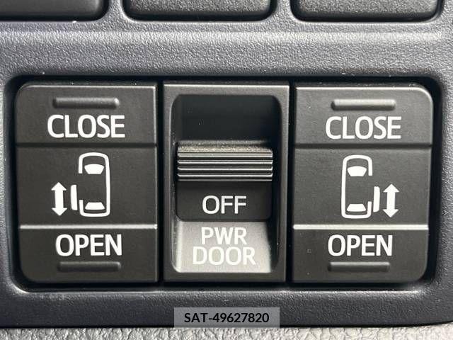 Toyota VOXY 2017-05 204136-2