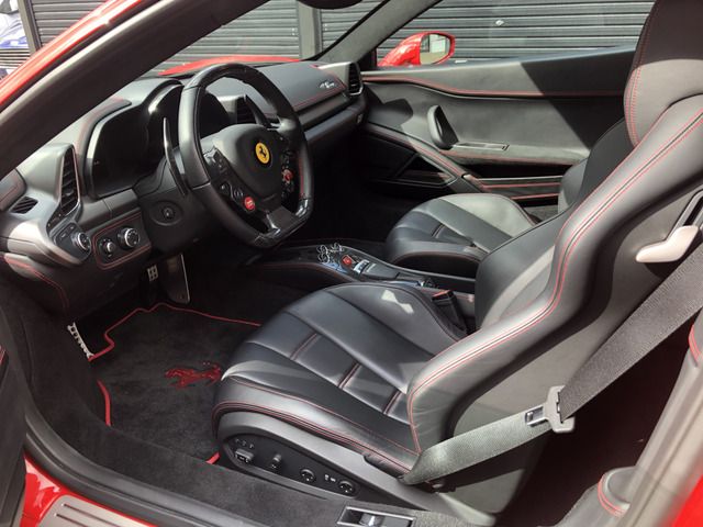 Ferrari 458 Italia 2011-01 2686-9