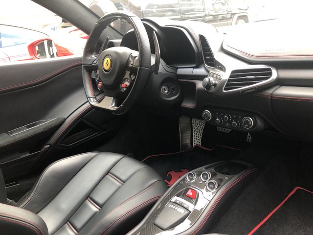 Ferrari 458 Italia 2011-01 2686-3