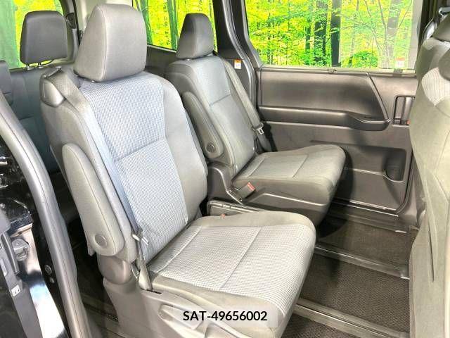 Toyota NOAH 2023-04 206185-9