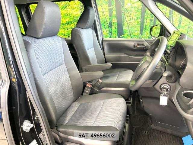 Toyota NOAH 2023-04 206185-8