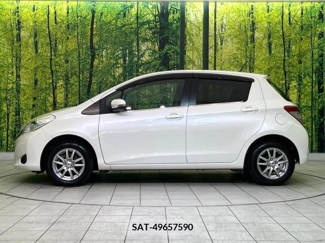 Toyota VITZ 2011-10 327335-17