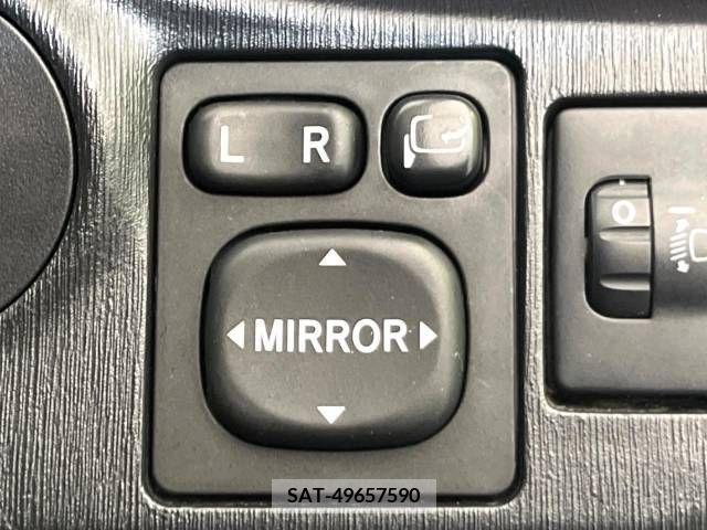 Toyota VITZ 2011-10 327335-5
