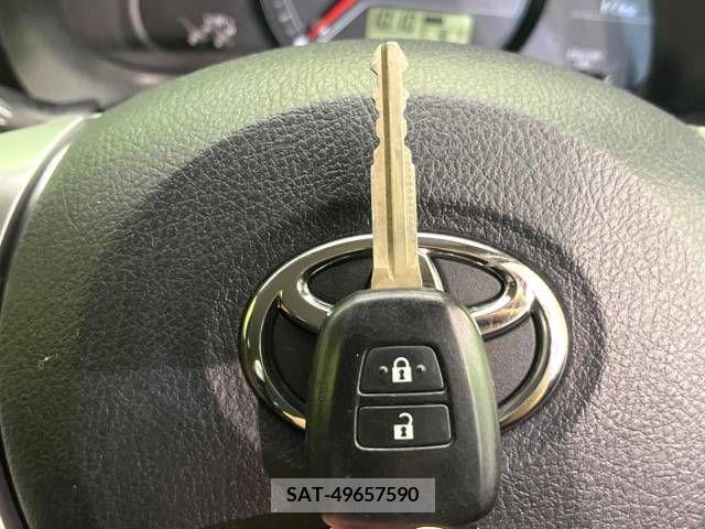 Toyota VITZ 2011-10 327335-4