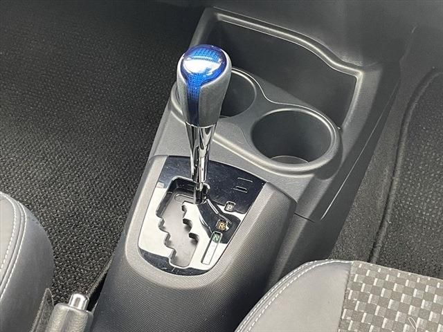 Toyota AQUA 2017-01 188397-23