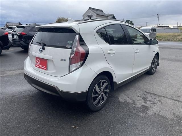 Toyota AQUA 2017-01 188397-4