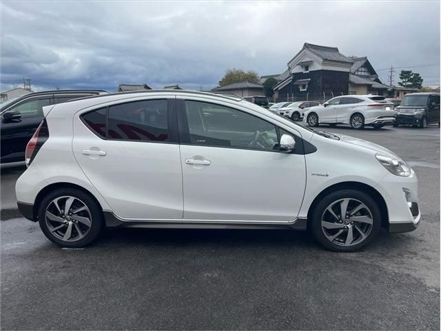 Toyota AQUA 2017-01 188397-3