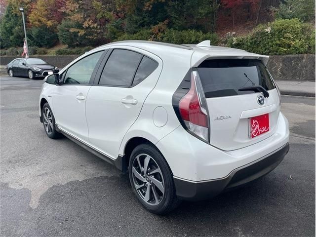 Toyota AQUA 2017-01 188397-6