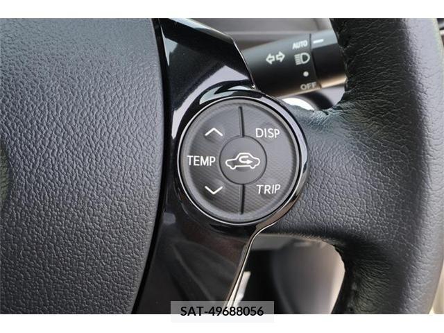 Toyota AQUA 2017-06 233667-13
