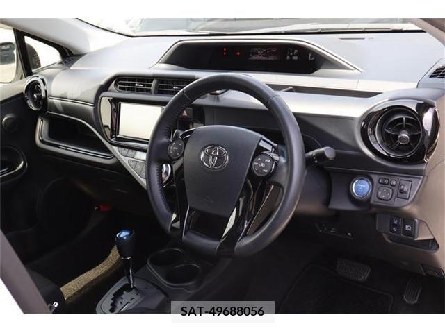 Toyota AQUA 2017-06 233667-6