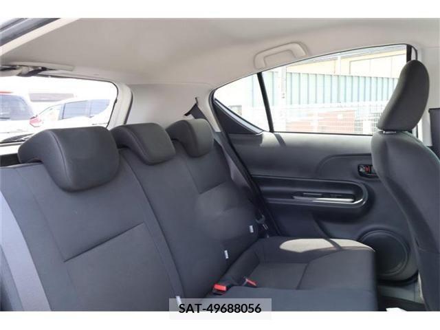 Toyota AQUA 2017-06 233667-21